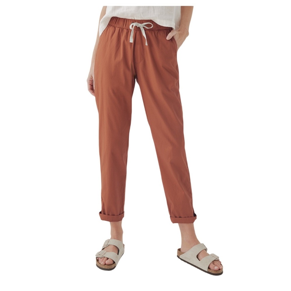 Pact Women's Cropped Drawstring Pants in Rust